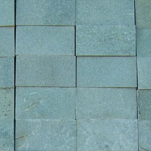 Плитка серо-голубая из златолита 15-25x100x100 мм