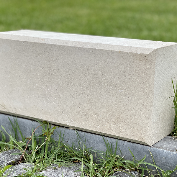 Заборный камень из мшанкового известняка Заборный камень из мшанкового известняка